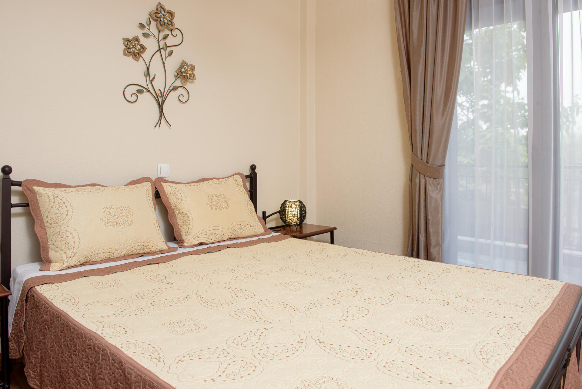 Esperos Room Preview